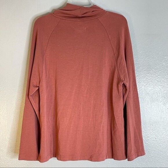 Lou & Grey Women's SignatureSoft Blend Turtleneck Top Size Medium - Picture 6 of 12